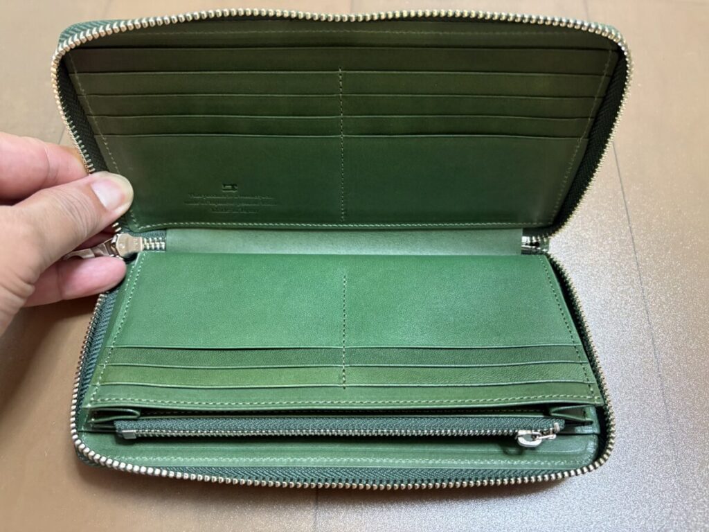 「栃木レザー長財布TGT-3360のグリーン色内観」写真