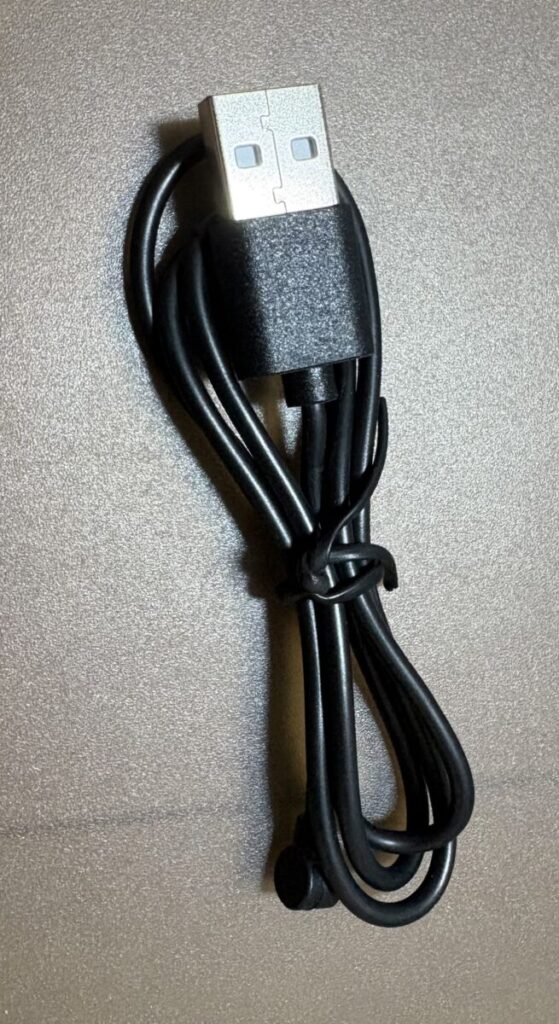 UGREEN FineTrack Slim Smart Finder 充電コード写真