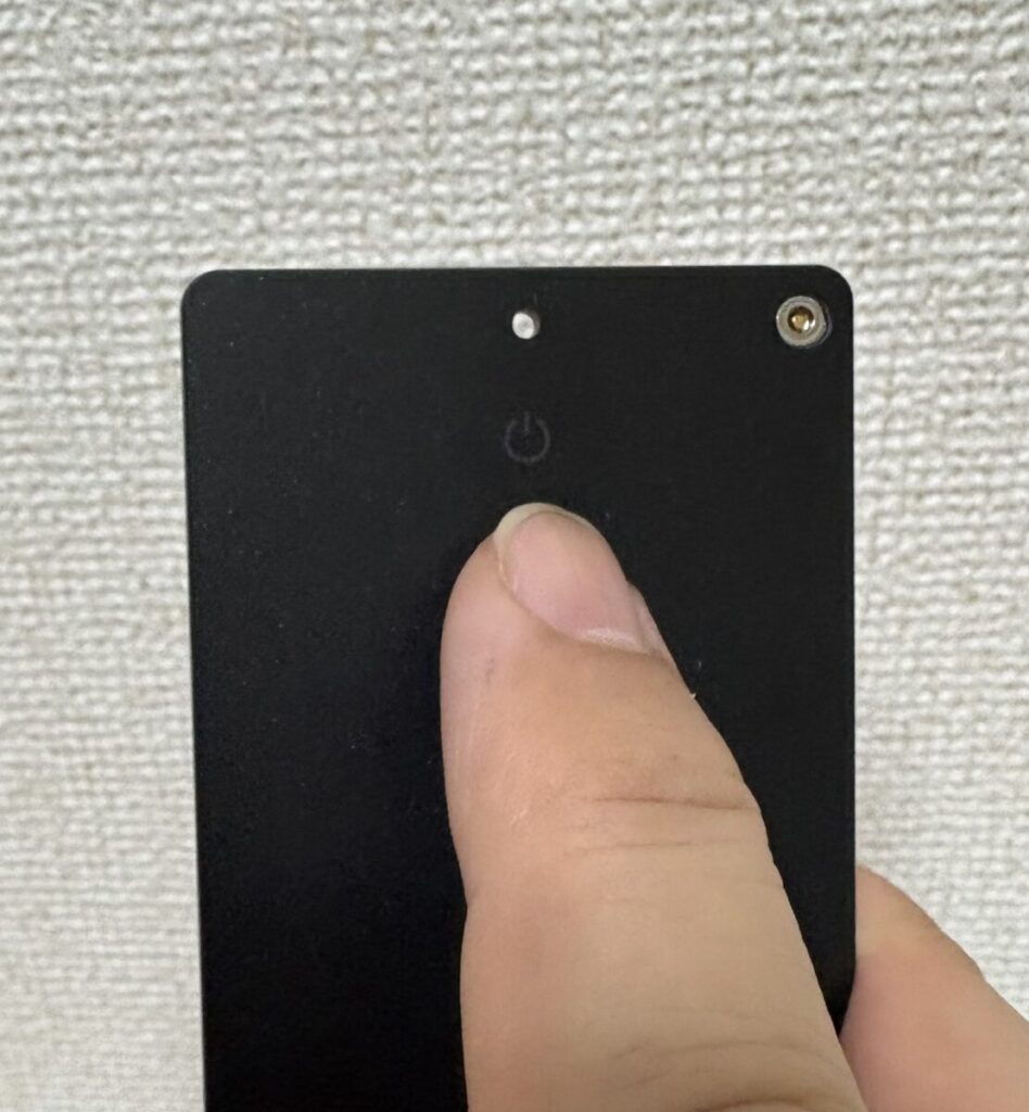 UGREEN FineTrack Slim Smart Finder 電源長押し写真