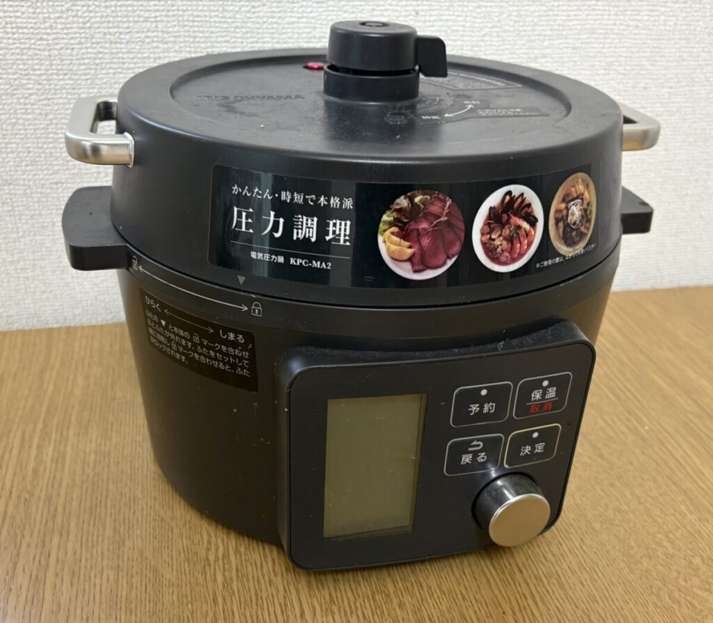 アイリスオーヤマの電気圧力鍋 KPC-MA2-B 現物写真