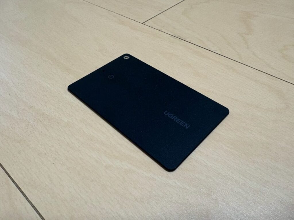 前回のカード型　UGREEN FineTrack Slim Smart Finder　本体写真