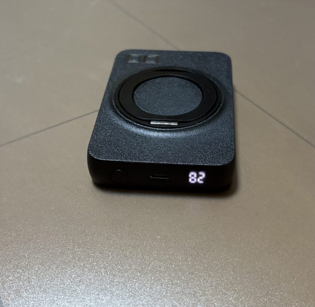CIO SMARTCOBY Ex02 Wireless Chargerのバッテリー残量デジタル表示