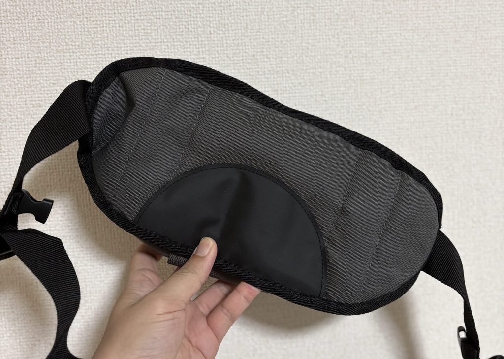 ヒップシート付きショルダーバッグDACCOBAG（ダッコバッグ）の外観画像　裏面