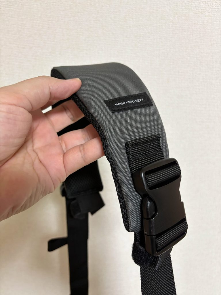 ヒップシート付きショルダーバッグDACCOBAG（ダッコバッグ）の肩パッド付きベルト画像