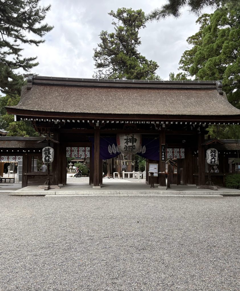 建部神社　神門　画像